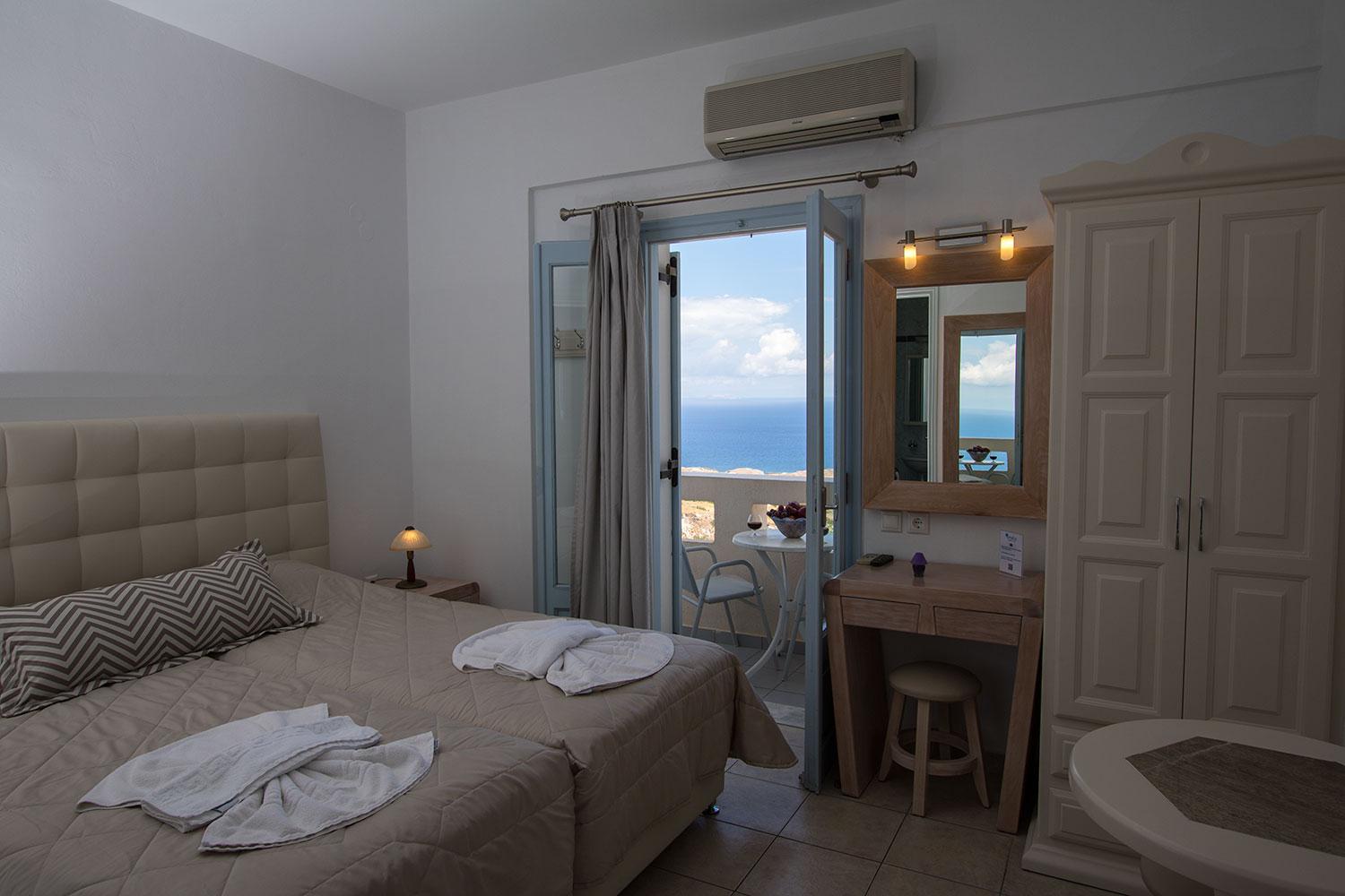 Erato Apartahotel
