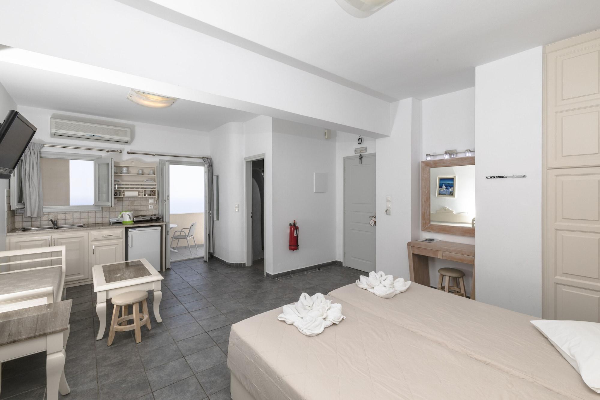 Erato Aparthotel Fira (Santorini)