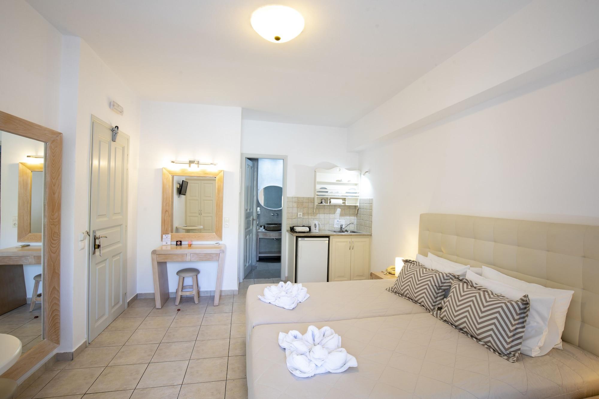 Erato Apartahotel