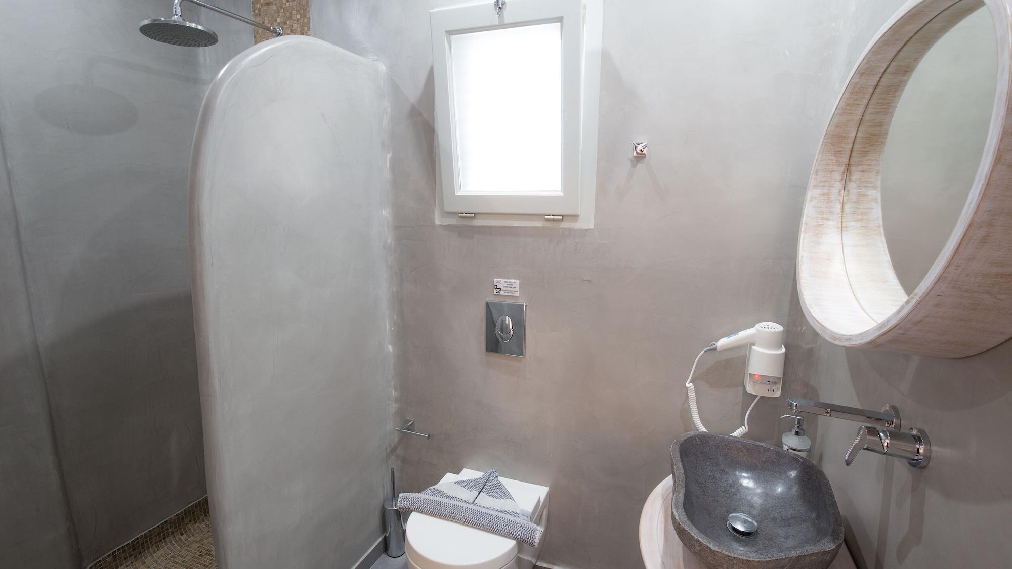 Erato Aparthotel 3*